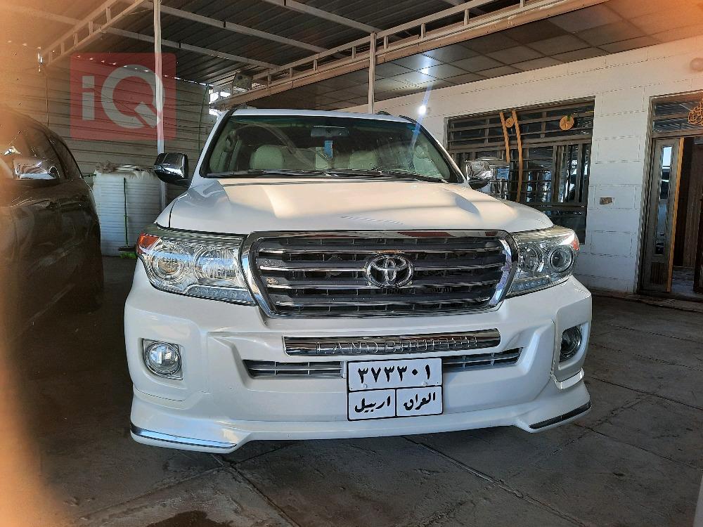 تۆیۆتا لاند کروزەر